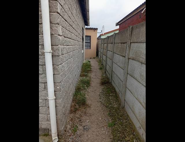 2 BEDROOM FREEHOLD FOR SALE IN PHILIPPI